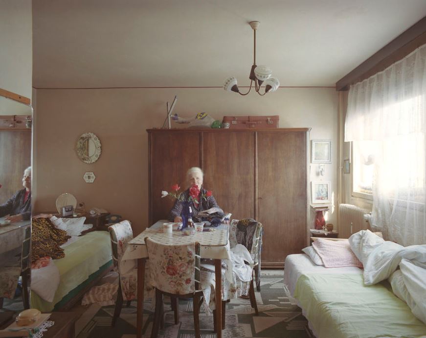 Série de fotos '10/1': a arte de viver em apartamentos idênticos