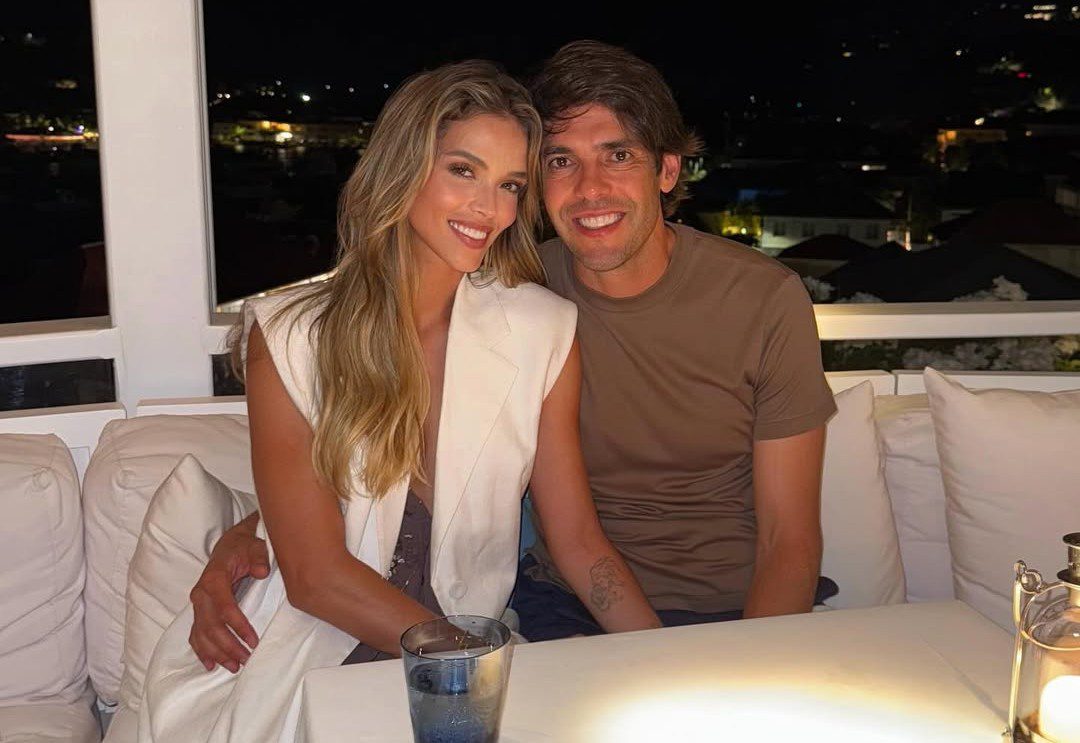 Carol Leite e Kaká são pais de Esther e Sarah. Foto: redes sociais