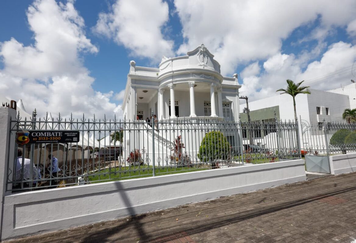 Prédio histórico da década de 20 passa por revitalização em João Pessoa