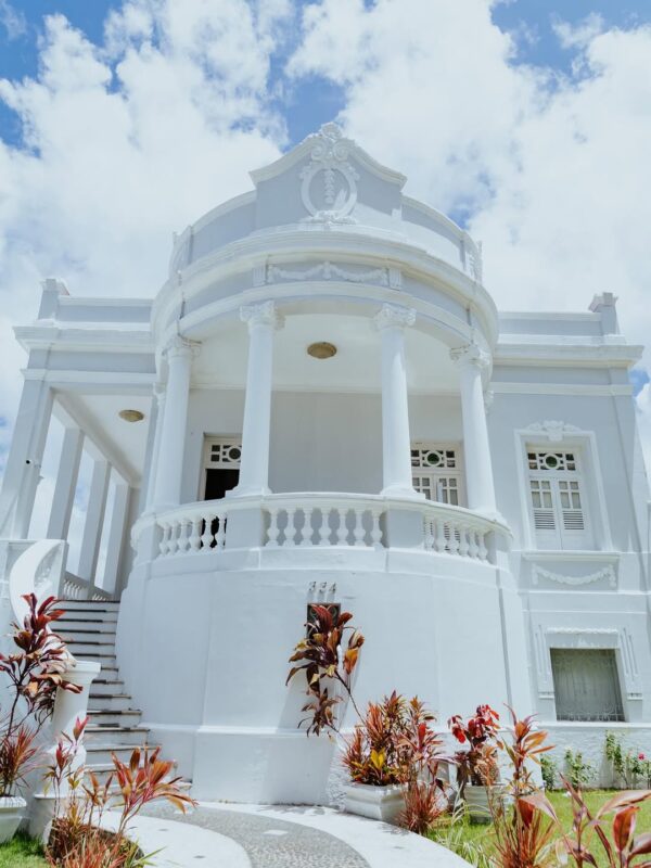 Prédio histórico da década de 20 passa por revitalização em João Pessoa