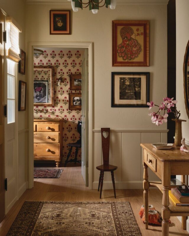 Casa de Bonecas: o estilo vintage e aconchegante do lar de Emma Roberts