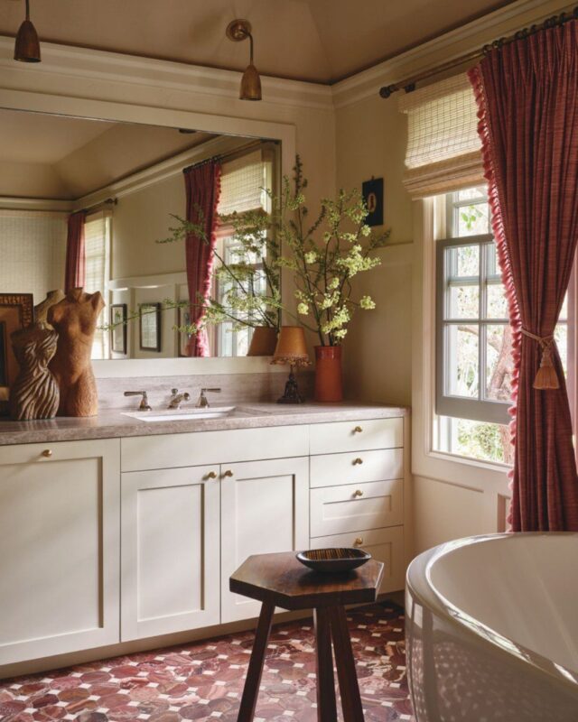 Casa de Bonecas: o estilo vintage e aconchegante do lar de Emma Roberts