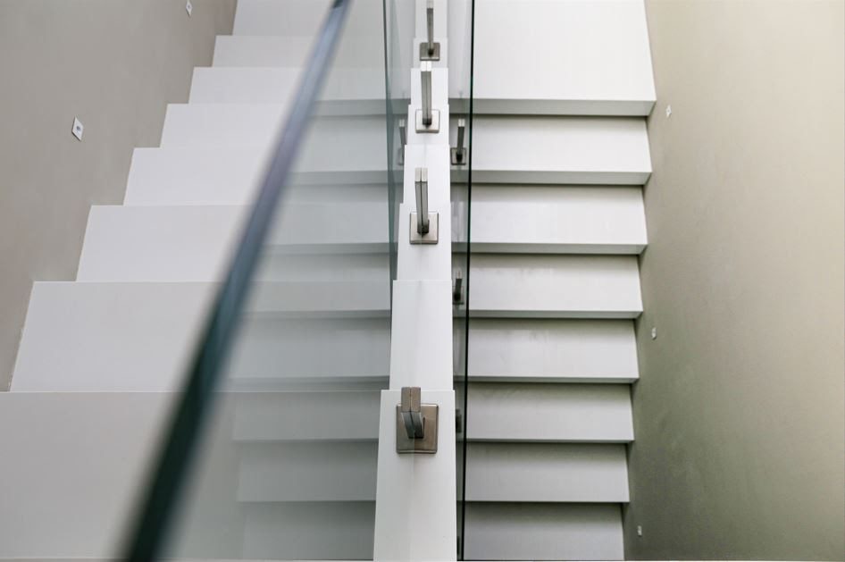 Projeto de Escadas: do cálculo estrutural ao design, como unir segurança, ergonomia e estética em casa