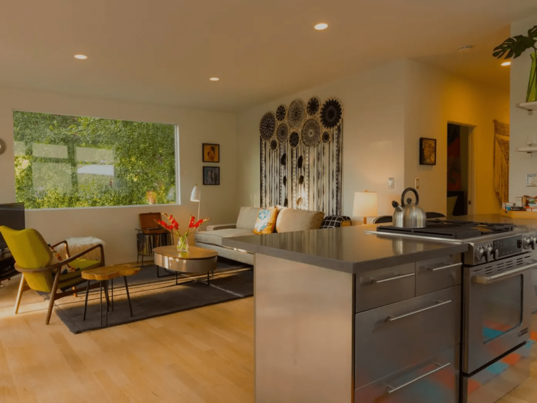 Bangalô de Cher em Los Angeles: uma viagem ao luxo boêmio-retrô