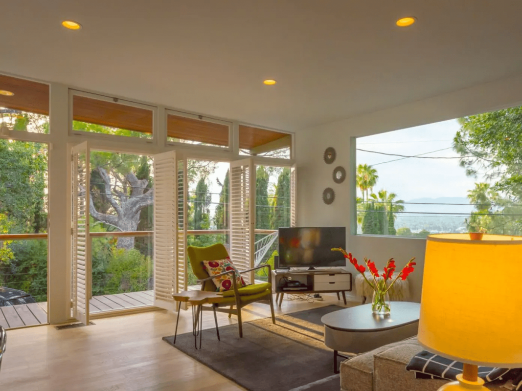 Bangalô de Cher em Los Angeles: uma viagem ao luxo boêmio-retrô