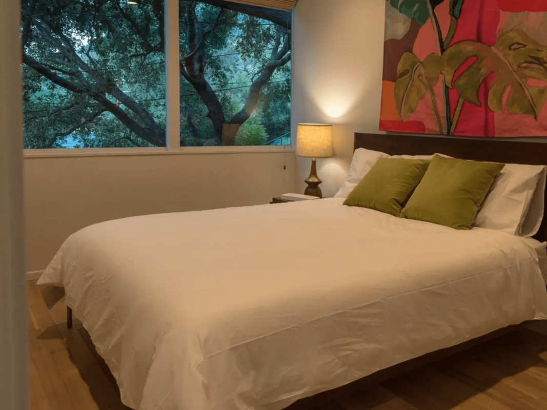 Bangalô de Cher em Los Angeles: uma viagem ao luxo boêmio-retrô