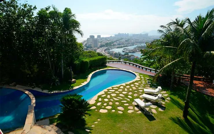 Mansão icônica da novela 'Laços de Família' está disponível para aluguel; saiba valor