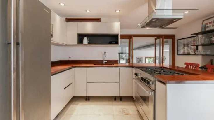 Mansão de Elis Regina no Rio: Luxo histórico por diárias de R$ 4.476