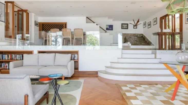 Mansão de Elis Regina no Rio: Luxo histórico por diárias de R$ 4.476