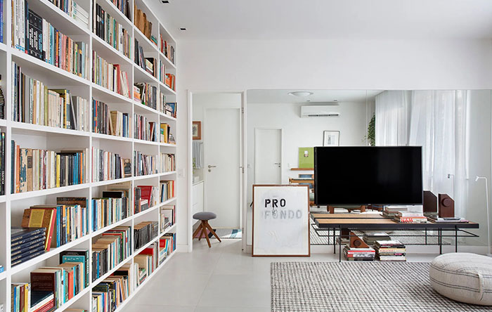 Estética e Ordem: O segredo para organizar prateleiras abertas sem poluir a decoração Estética e Ordem: O segredo para organizar prateleiras abertas sem poluir a decoração