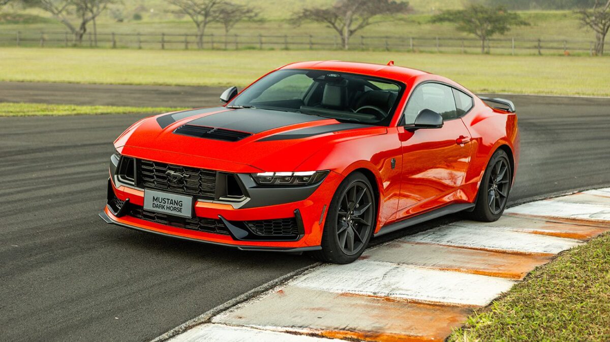 Ford Mustang Dark Horse chega ao Brasil com 507 cv e preço de R$ 649 Mil