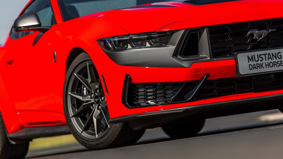 Ford Mustang Dark Horse chega ao Brasil com 507 cv e preço de R$ 649 Mil