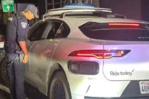 Carro autônomo é parado pela polícia, mas não recebe multa na Califórnia
