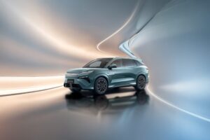 BYD Atto 8: SUV Híbrido de 7 lugares chega ao Brasil com preço de R$ 399.990