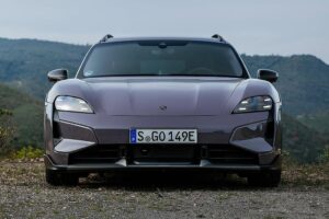 Porsche Taycan com câmbio manual simulado para 2027