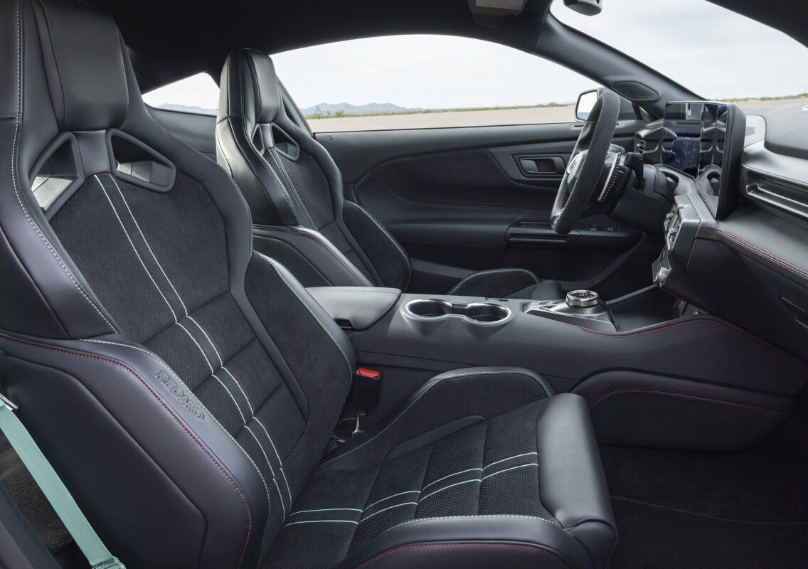 Ford revela o Mustang Dark Horse SC com V8 Supercharged