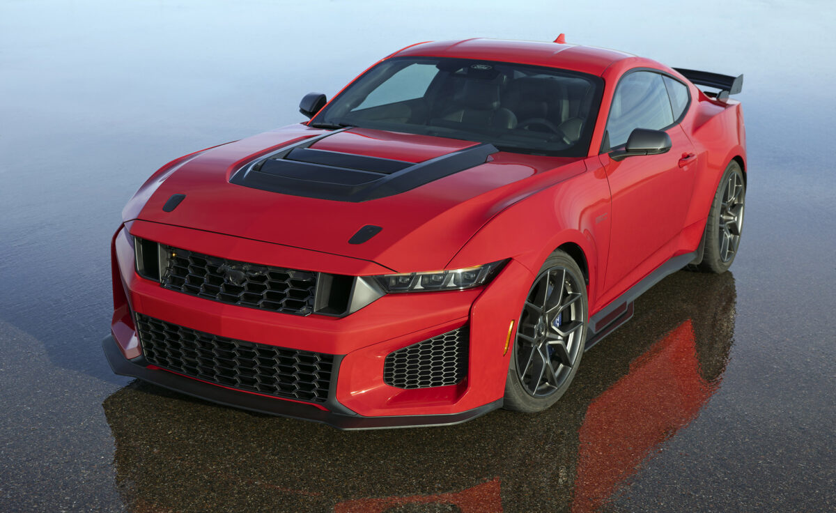 Ford revela o Mustang Dark Horse SC com V8 Supercharged