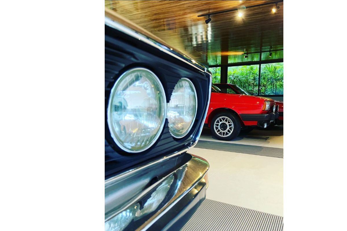 William Bonner revela paixão por carros clássicos em nova série