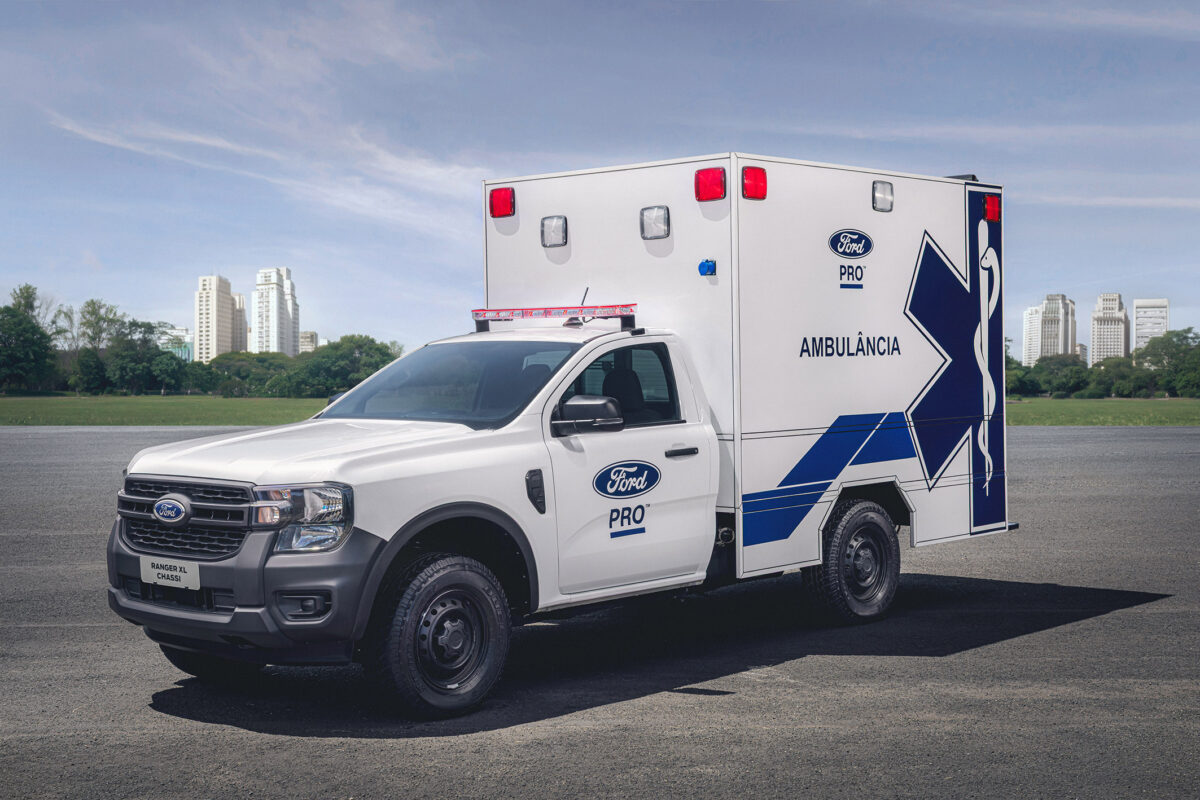 Ford lança Ranger cabine simples para redefinir padrão das picapes de trabalho