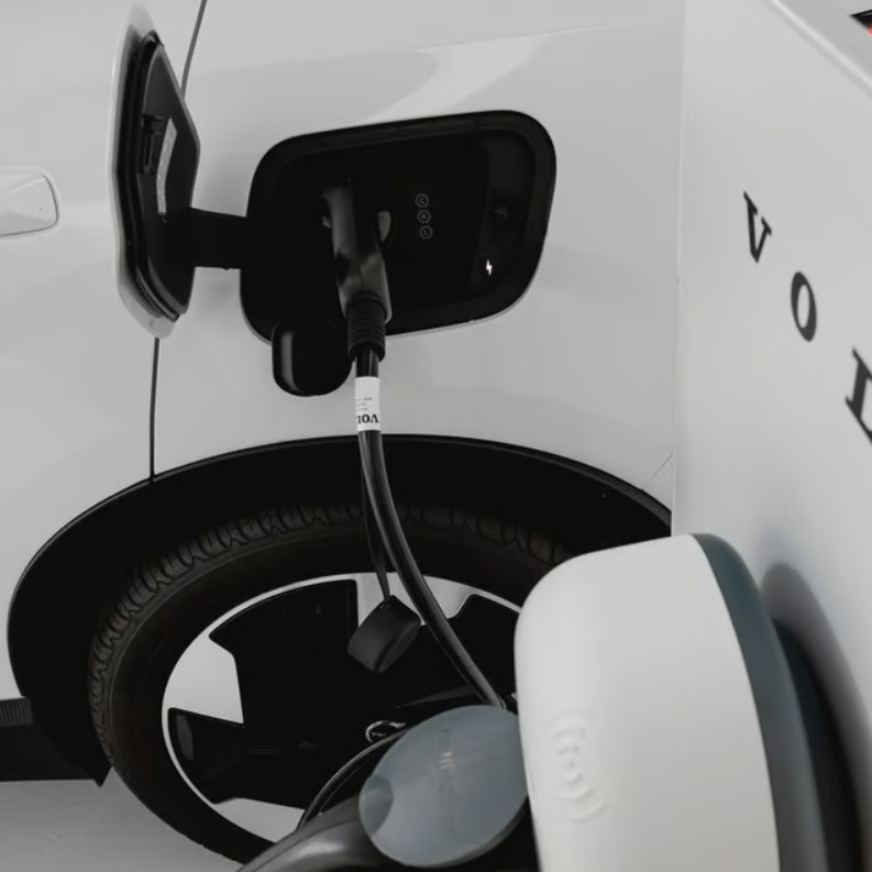 Volvo EX30 Cargo: SUV elétrico vira furgão premium para frotas corporativas