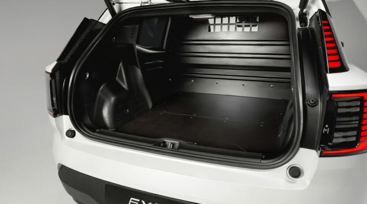 Volvo EX30 Cargo: SUV elétrico vira furgão premium para frotas corporativas
