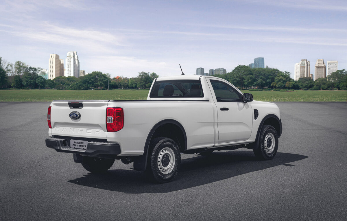 Ford lança Ranger cabine simples para redefinir padrão das picapes de trabalho