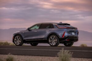Cadillac chega ao Brasil em 2026 com SUVs de luxo Lyriq, Optiq e Vistiq