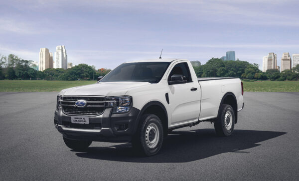 Ford lança Ranger cabine simples para redefinir padrão das picapes de trabalho