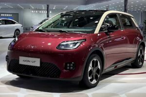 GAC Aion UT e Leapmotor A05 preparam concorrência ao BYD Dolphin no Brasil