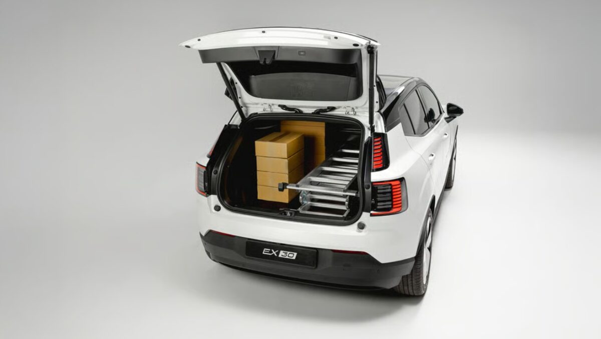 Volvo EX30 Cargo: SUV elétrico vira furgão premium para frotas corporativas