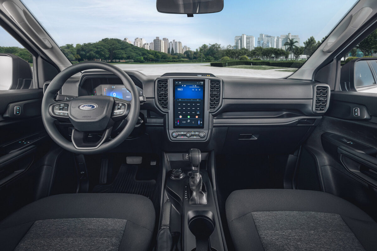 Ford lança Ranger cabine simples para redefinir padrão das picapes de trabalho