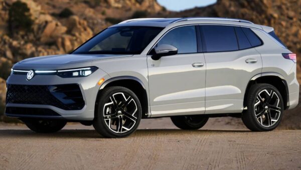 Novo VW Tiguan R-Line: mais rápido e econômico com 272 cv