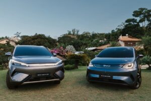 BYD apresenta Yuan Plus e Dolphin 2027 com atualizações em design e tecnologia