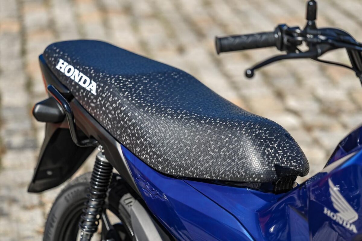 Honda Pop 110i ES 2027: A revolução do freio manual e rodas de liga-leve por R$ 10.588