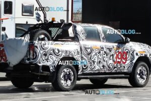 Toyota Hilux 2028: flagra na Argentina revela picape em desenvolvimento avançado