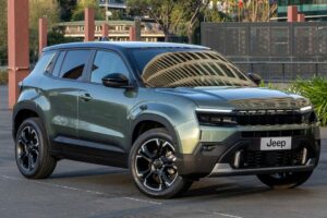 Novo Jeep Avenger confirma interior mais caprichado no Brasil