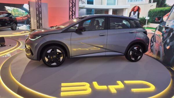 BYD Dolphin 2027: nova versão mais potente e maior chega ao Brasil por R$ 159.990
