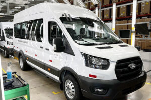 Ford atinge marca de 20.000 unidades da Transit produzidas na América do Sul