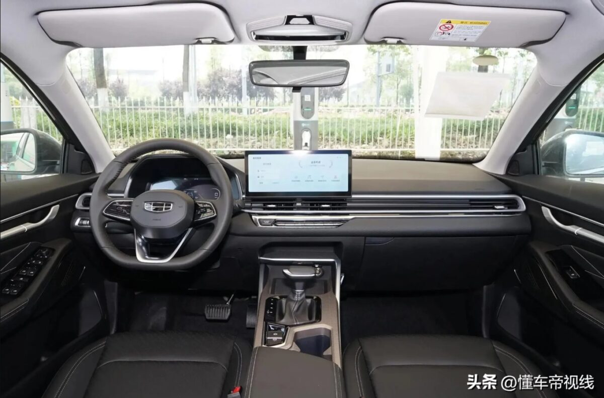 Novo híbrido Geely Emgrand i-HEV bate recorde de consumo