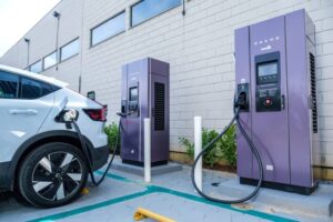 Volvo acaba com recarga gratuita e passa a cobrar até R$ 2,90 por kWh em eletropostos