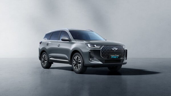 Caoa Chery Tiggo 7 e Tiggo 8 Pro PHEV ganham novo motor e recarga rápida a partir de R$ 189.990