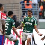 Volante do Palmeiras marcou o primeiro gol da partida (Foto: Cesar Greco/Palmeiras)