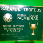 Placa da sala de trófeus do Palmeiras