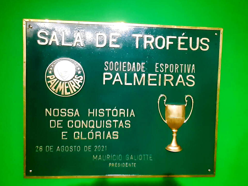 Placa da sala de trófeus do Palmeiras