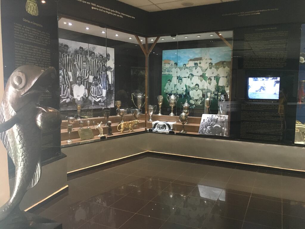 Sala de trófeus do Santos Futebol Clube