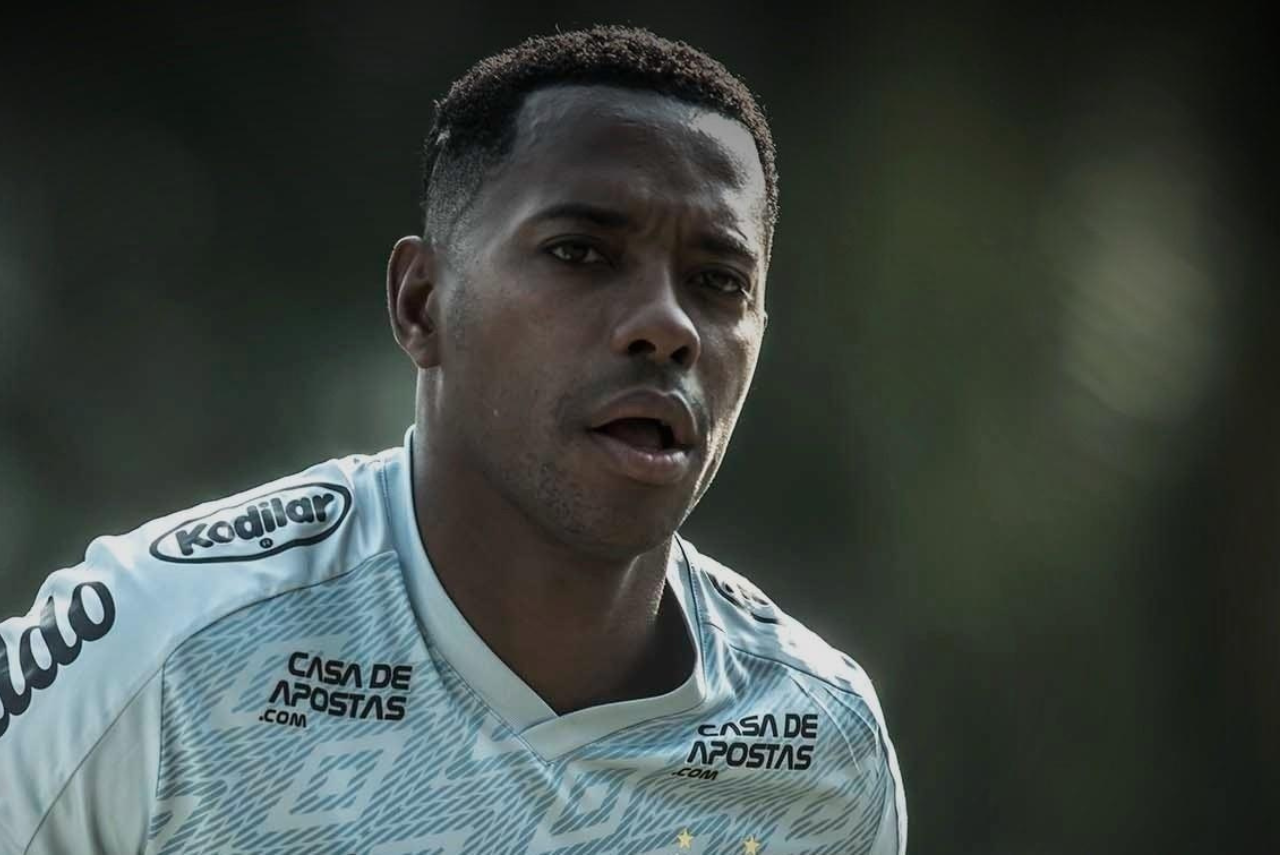 Defesa de Robinho terá 15 dias para argumentar contra homologação (Foto: Ivan Storti/Santos)