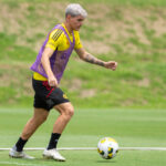 Ayrton Lucas em treino do Flamengo