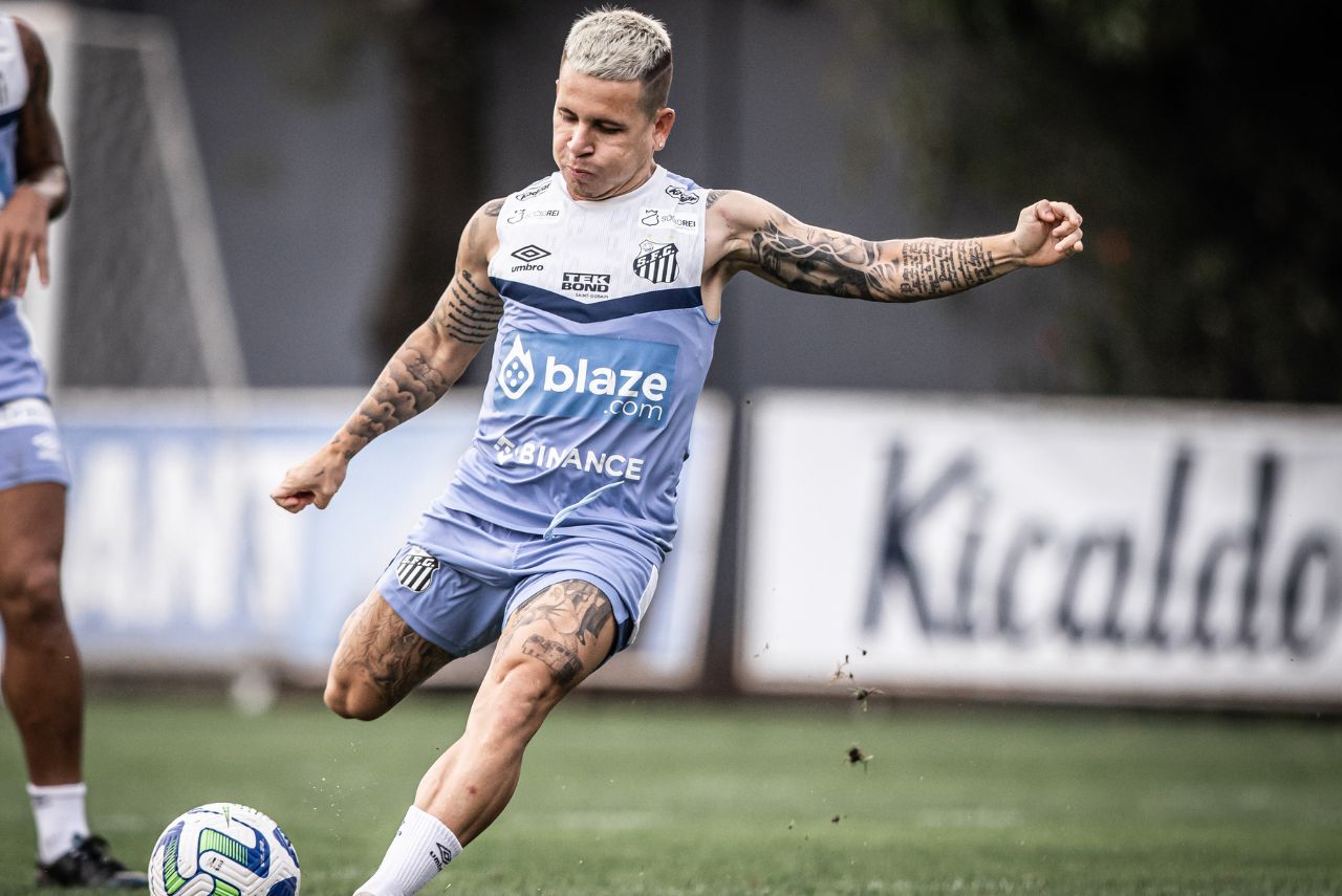 Soteldo em treino do Santos