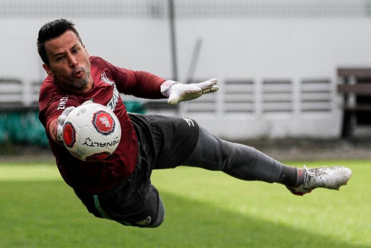 Fluminense assinou renovação com Fábio até 2025 (Foto: Lucas Merçon/Fluminense)