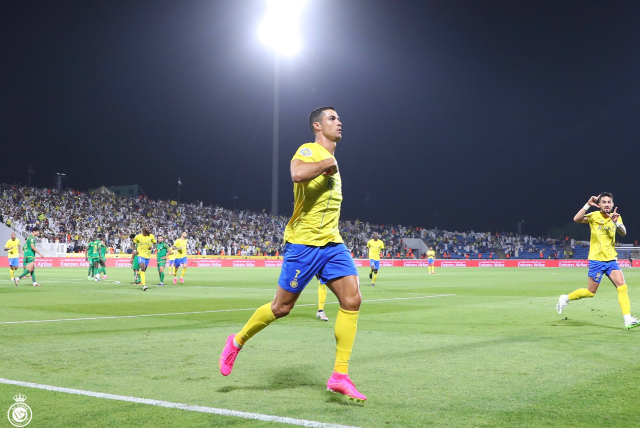 Cristiano Ronaldo comemora gol pelo Al-Nassr